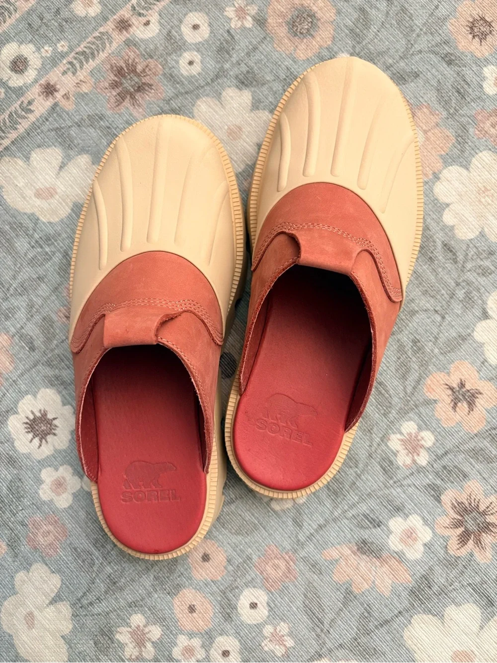 Sorel Slip-On Clog in Cream & Rust Red